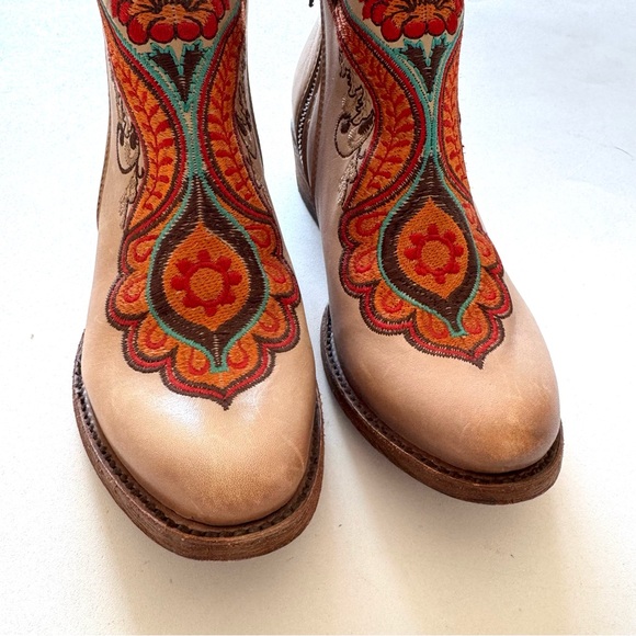 Corral Natural Tan Floral Embroidered Leather Ankle Boots Western Cowboy 6.5 - Picture 4 of 15